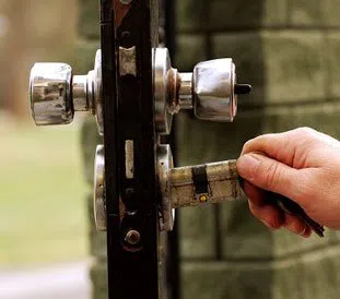 Lock Key Store Bronx, NY 718-304-2928 - 13-Re-Key-Locks